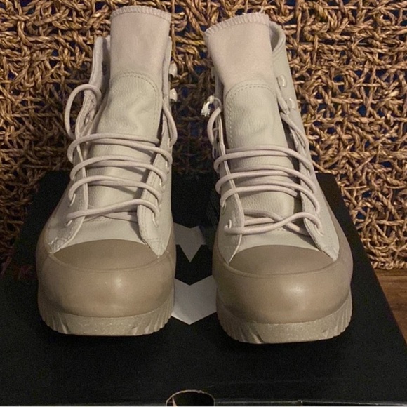 Converse Chuck Taylor All Star Lugged 2.0 waterproof High Top Sneaker - Picture 2 of 5